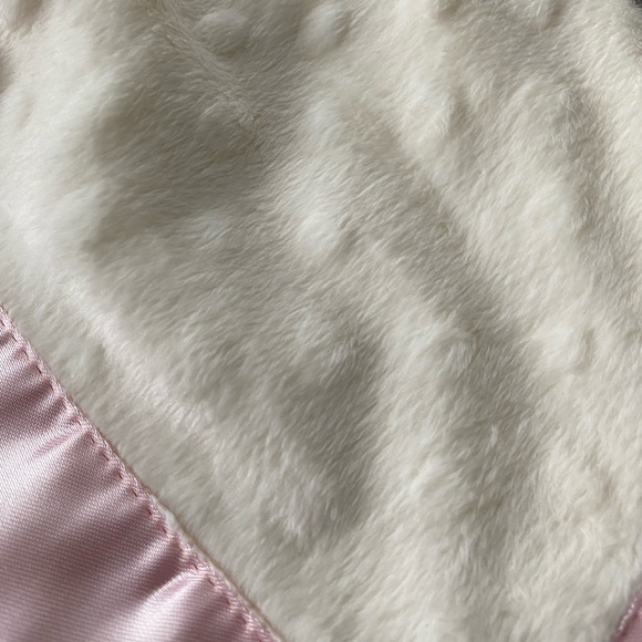 Vitamins Baby White Pink satin border security blanket 15" X 15" - Picture 4 of 5